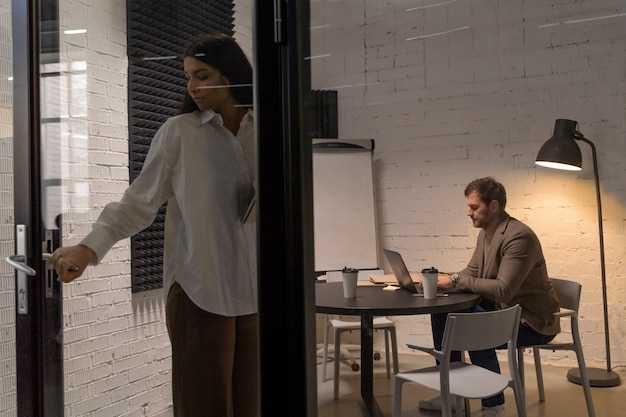 norma-osveshennosti-rabochego-mesta-v-lyuksax-opredelenie-standarti-i-rek