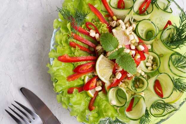 vitaminnij-salat-kalorijnost-na-100-gramm-i-polzi-dlya-zdorovya